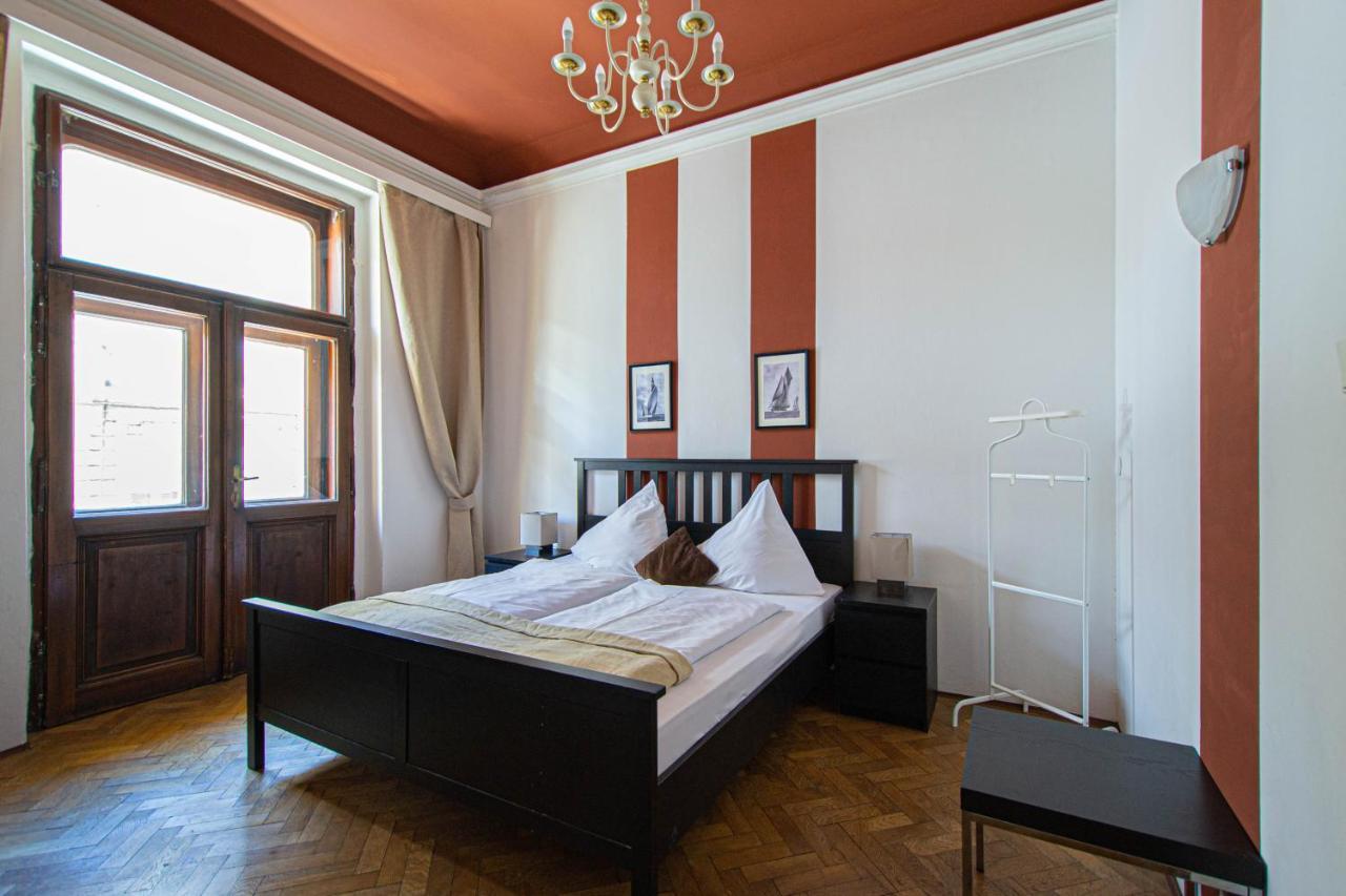 For Celebrations Spacious 3Bdr Apartment With Balcony ปราก ภายนอก รูปภาพ