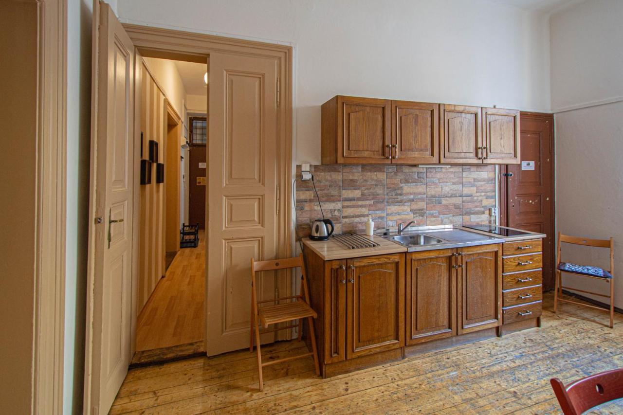 For Celebrations Spacious 3Bdr Apartment With Balcony ปราก ภายนอก รูปภาพ