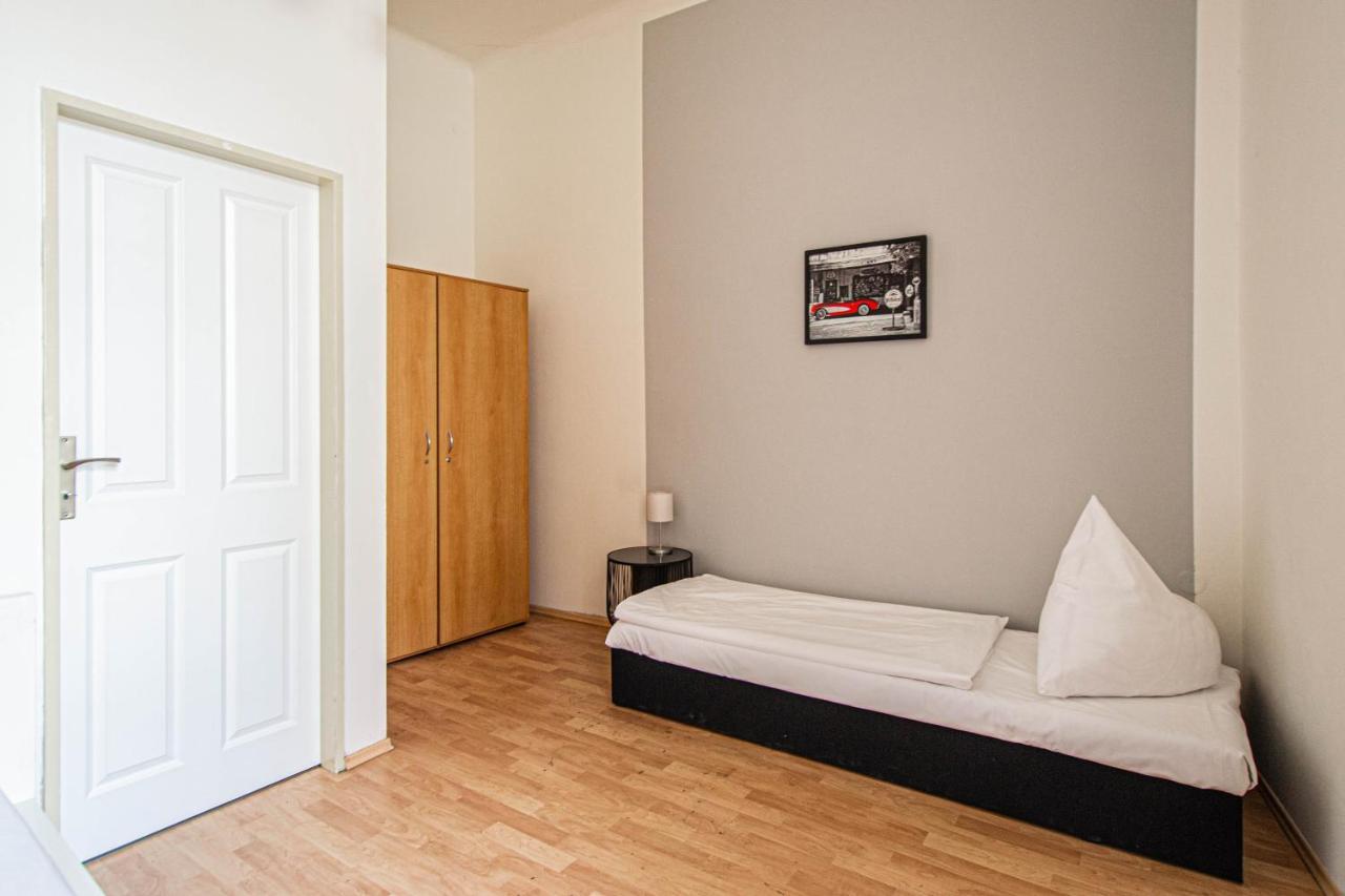 For Celebrations Spacious 3Bdr Apartment With Balcony ปราก ภายนอก รูปภาพ