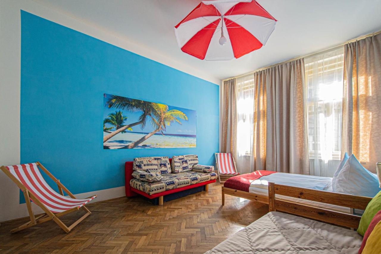 For Celebrations Spacious 3Bdr Apartment With Balcony ปราก ภายนอก รูปภาพ