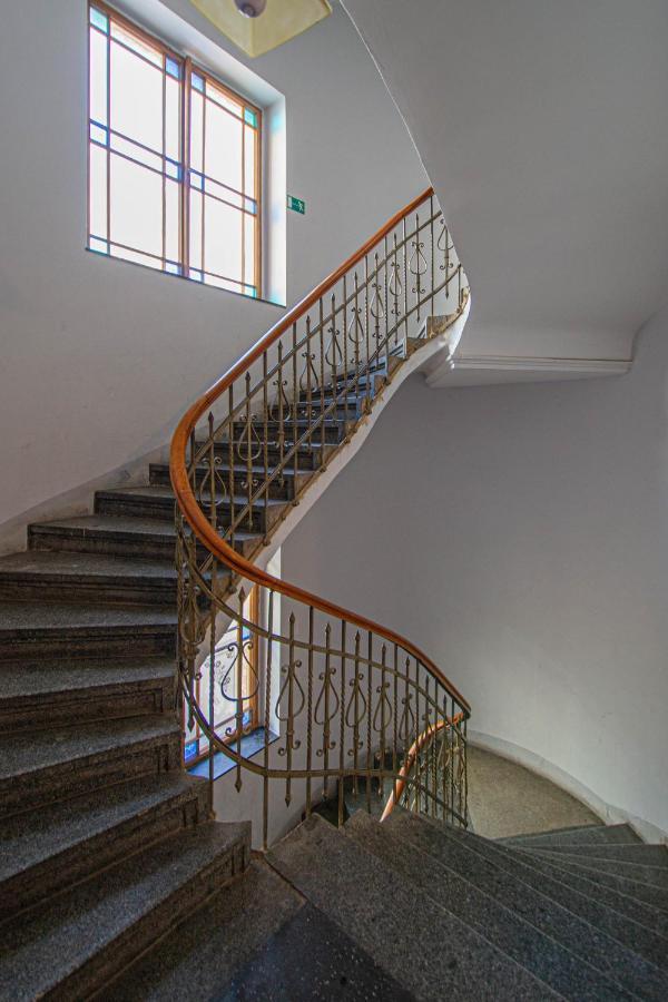 For Celebrations Spacious 3Bdr Apartment With Balcony ปราก ภายนอก รูปภาพ