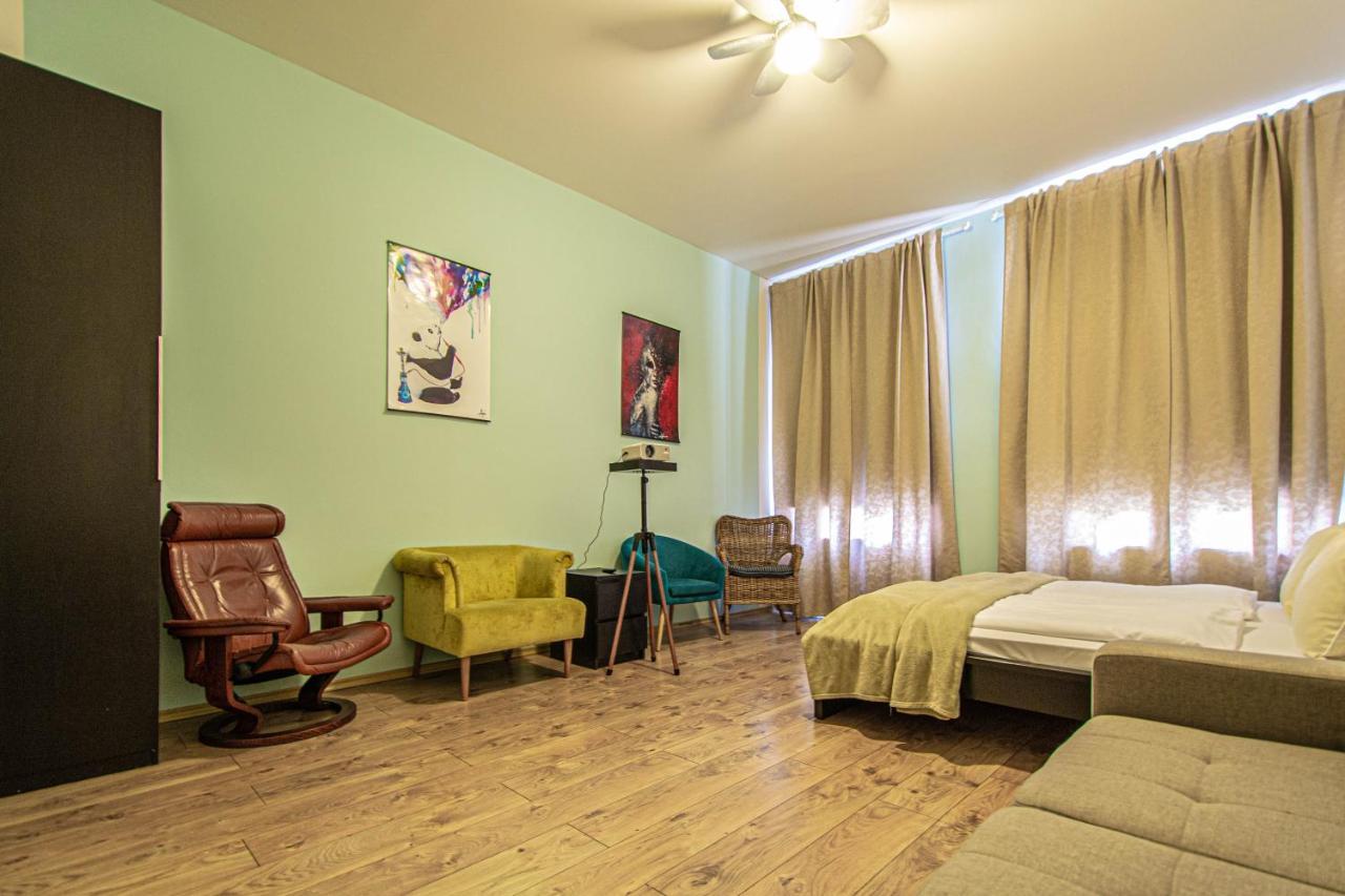For Celebrations Spacious 3Bdr Apartment With Balcony ปราก ภายนอก รูปภาพ