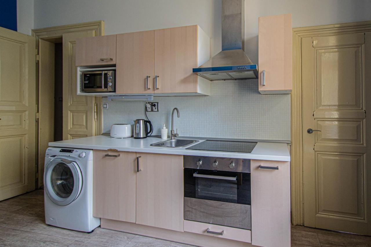 For Celebrations Spacious 3Bdr Apartment With Balcony ปราก ภายนอก รูปภาพ